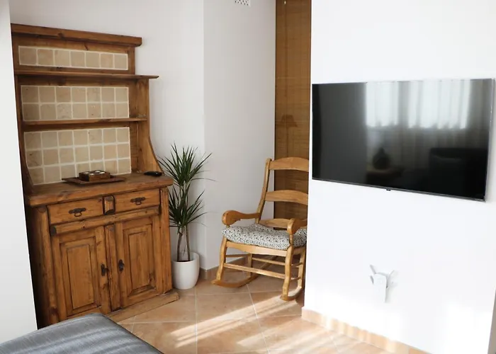 Rosellas, Cerca De Alquezar, En Sierra De Guara * Adahuesca